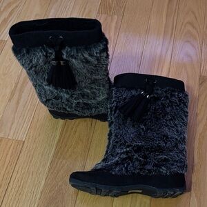 Soda Faux Fur Winter Boots in Black and Gray